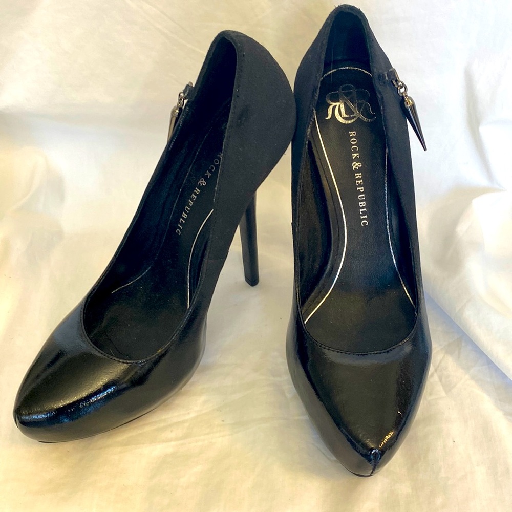 Rock and Republic Celina Pumps